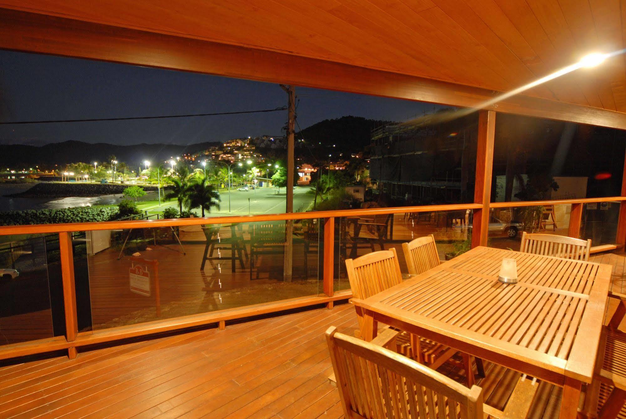Airlie Waterfront Bed & Breakfast Ерлі-Біч Екстер'єр фото