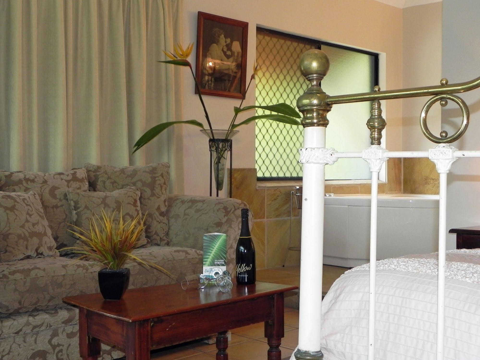 Airlie Waterfront Bed & Breakfast Ерлі-Біч Екстер'єр фото